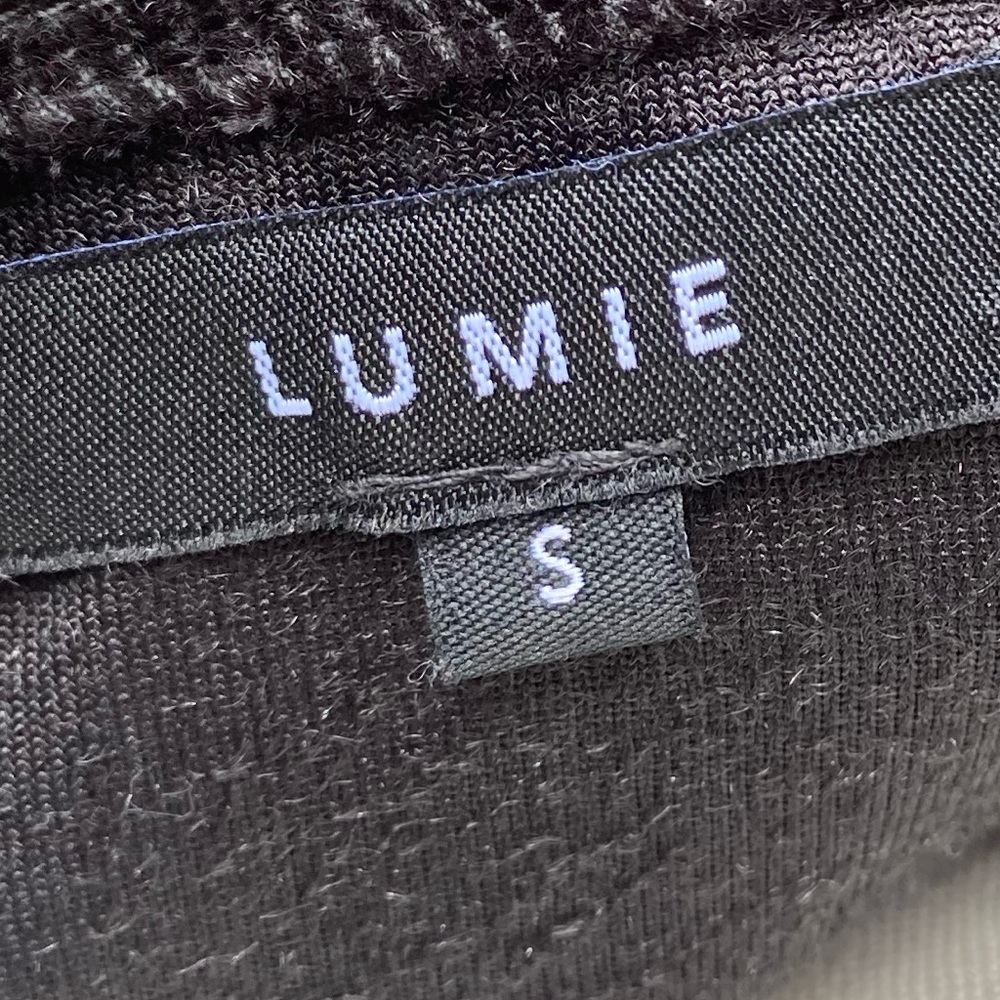 Lumie black velvet bell sleeved top with silver accents, off the shoulder sz S - Picture 4 of 4